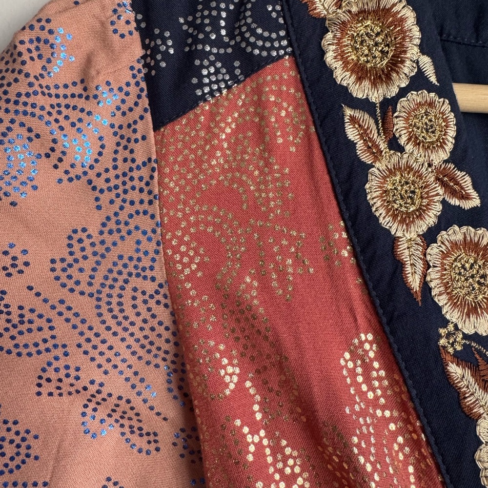 Anthropologie Akemi + Kin Navy and Gold Top - Picture 6 of 11